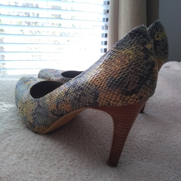 Bandolino - Serpent Print - Picture 2 of 8